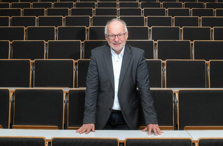 Prof. Dr. Gerhard Kreutz, Physiker und Präsident der Hochschule Emden/Leer